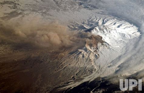 Photo Shiveluch Volcano Emits Steam In Russia Wax20070409302