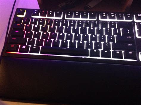 LEDs on Ornata Chroma stuck on one color - should be all white : r/razer
