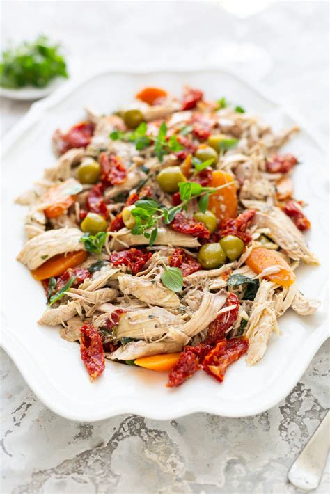 Mediterranean Chicken With Sun Dried Tomatoes And Olives Essential Flavours