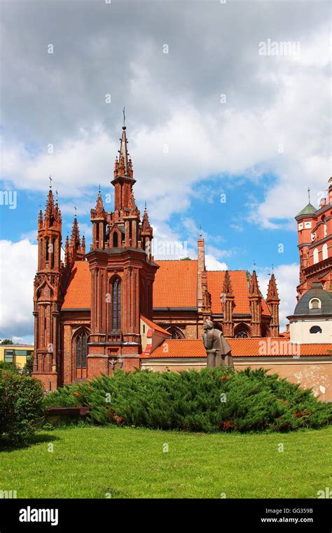 Vilnius Kirche Fotos Und Bildmaterial In Hoher Aufl Sung Alamy