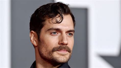 It S Actually Acutely Uncomfortable Being Naked Henry Cavill Was Ashamed Apologized To Co