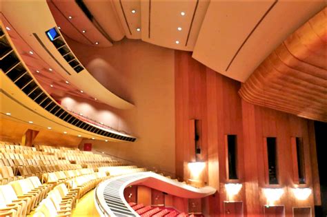 Los Angeles Theatres Dorothy Chandler Pavilion