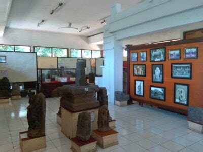 Museum Anjuk Ladang Wisata Edukasi Benda Benda Bersejarah Di Kota