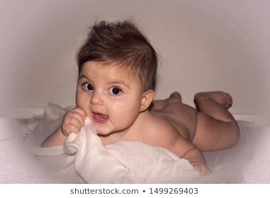 Naked 6 Month Old Infant Baby Stockfoto 1506192320 Shutterstock