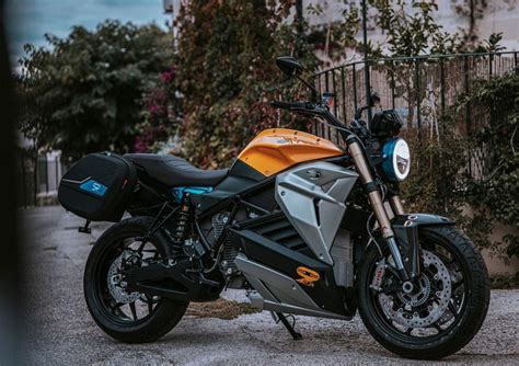 Energica Eva Esse Esse 9 Plus 2018 20 Prezzo E Scheda Tecnica