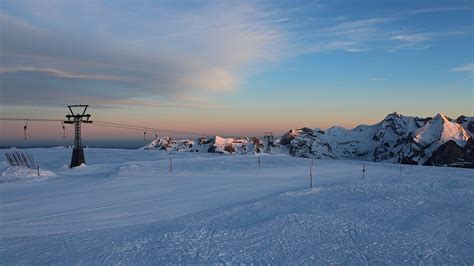 Bergbahnen Wildhaus Gamserrugg mit Blick zum Säntis und Schafberg