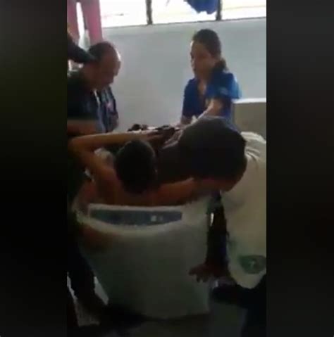 VIDEO Por reto viral fallido niño queda atrapado en lavadora