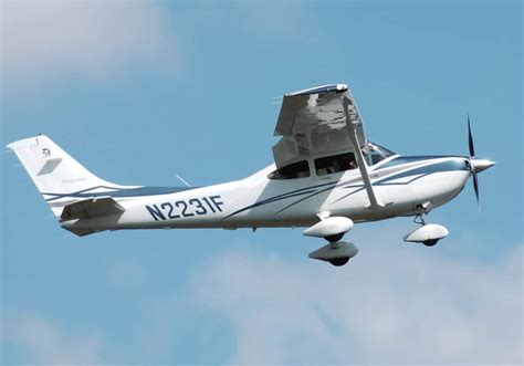 Cessna 182 vs 172 Compared : Which Is Better? - Aviator Insider