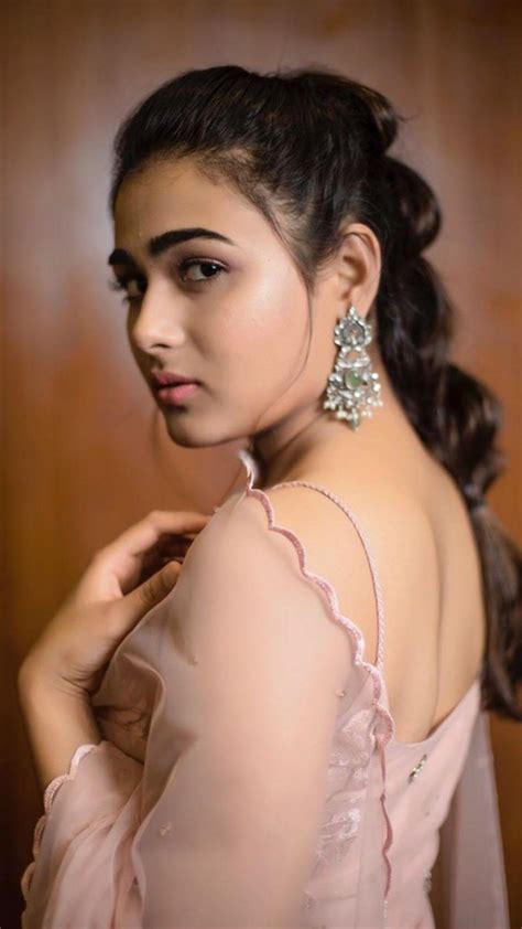 Shalini Pandey Wallpapers Top Free Shalini Pandey Backgrounds