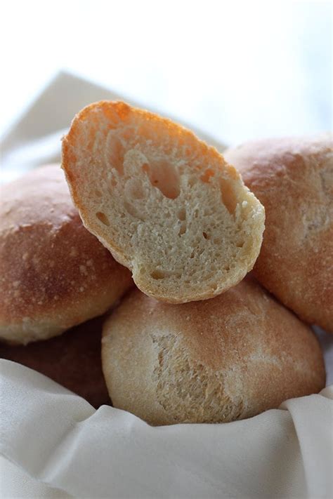 How to Make Crusty Bread Rolls - Handle the Heat