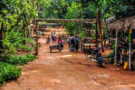 180+ Burmese Culture Poverty Myanmar Village Stock Photos, Pictures ...