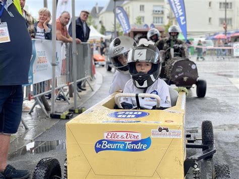 En Images Une Cinquantaine De Caisses Savon Ont Roul Dans Les Rues