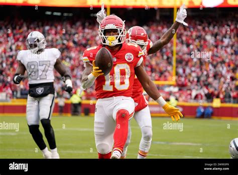 Kansas City Chiefs Running Back Isiah Pacheco 10 Celebrates After