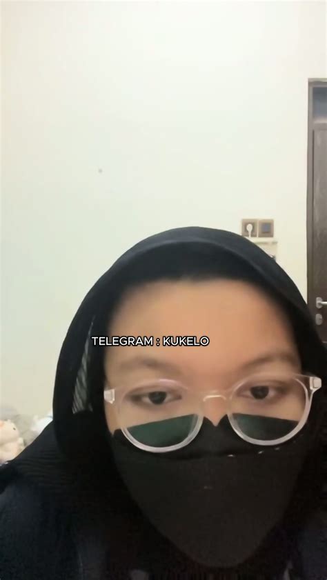 Hijab BBW Toge Nsywa Lagi Asyik Mainin Uting