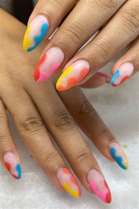 35 Cute Oval Nails Art Designs For Summer Nails 2021