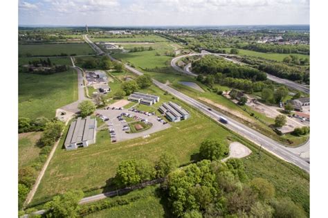 Terrain de 12 000 m² en vente à VIERZON Cher Setting Up