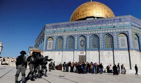 Israel Ingin Rebut Sebagian Masjid Al Aqsa Warga Palestina Pasang