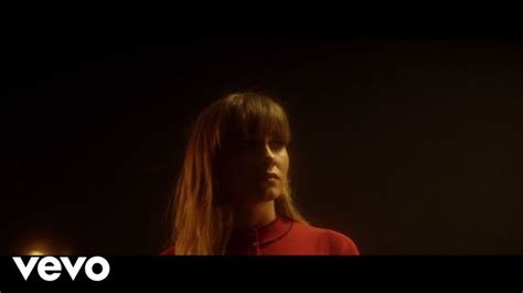 Aitana Con La Miel En Los Labios Youtube Musica En Espa Ol