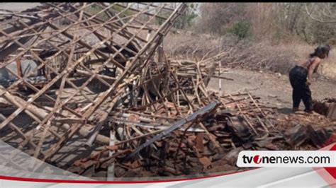 Diterjang Angin Puting Beliung Belasan Rumah Di Situbondo Porak Poranda