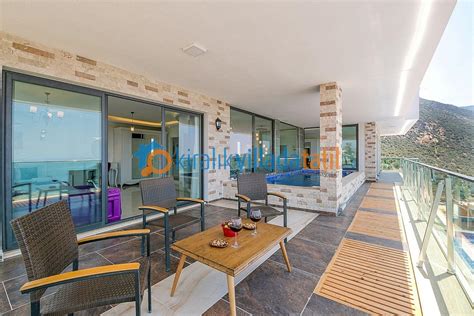 Kalkan Akbel de 8 Kişilik Lüks Tatil Villası