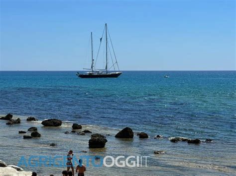 Luigi E Barbara Berlusconi In Vacanza In Sicilia Il Pranzo Alla Scala