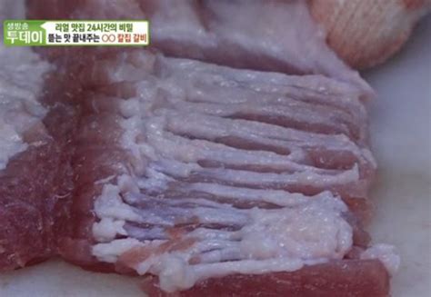 ‘생방송 투데이 석촌호수 일자칼집갈비 담백함의 비법 “땅콩가루 참깨” 일요신문