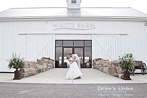 Pittsburgh Barn Wedding Venue- White Barn