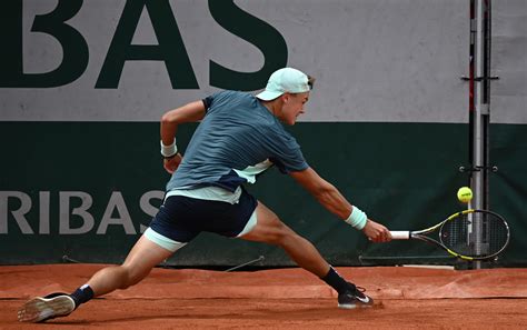 Roland Garros Rune Autre Phénomène Dans Lombre Dalcaraz