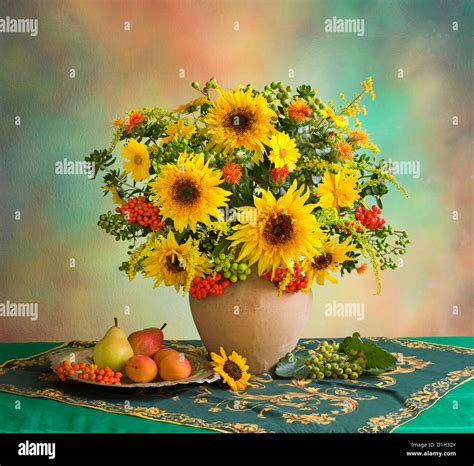 Bouquet of sunflowers Stock Photo - Alamy