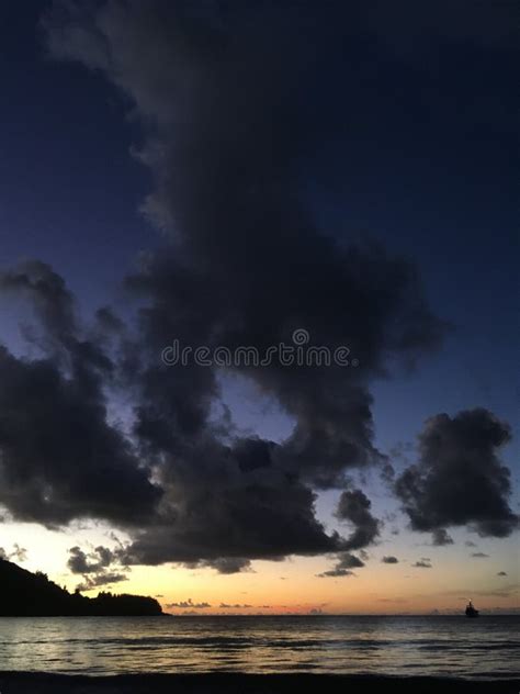 Sunset in Hanalei Bay on Kauai Island, Hawaii. Stock Image - Image of ...