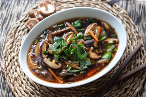 Miso Suppe Mit Shiitake Pilzen Und Pak Choi Gesunde Pilze