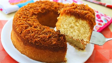 Bolo De Coco Caramelado Para Servir No Lanche Da Tarde Receitas Sem