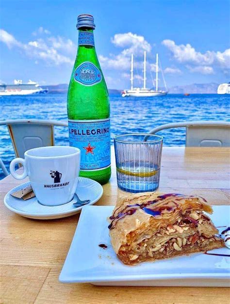 19 Cafes In Santorini To Visit For Greek Food And Coffee Holidify