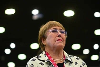 Michelle Bachelet trepa en las encuestas y sacude la política chilena