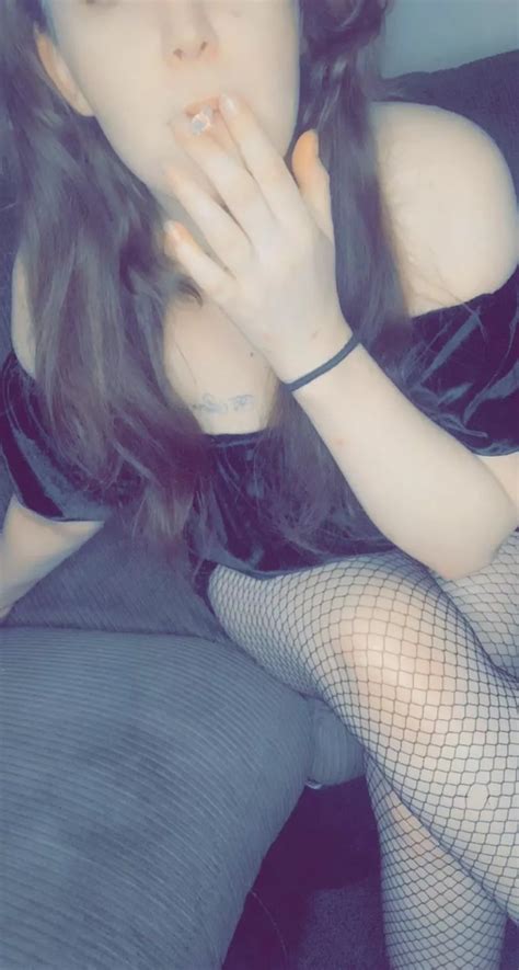 Do You Like To Watch Me Smoke Nudes Smokingfetish Nude Pics Org