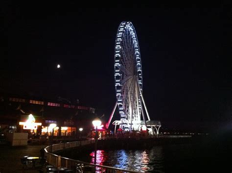 seattle waterfront ferris wheel | Seattle waterfront, Space needle ...