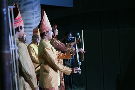 Melodi Sumatera Dalam Angklung Interaktif Angklung Dan Tari Saman