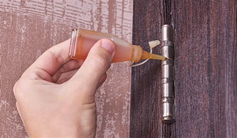 How To Stop Or Fix A Squeaky Door And Best Lubricant For Door Hinges