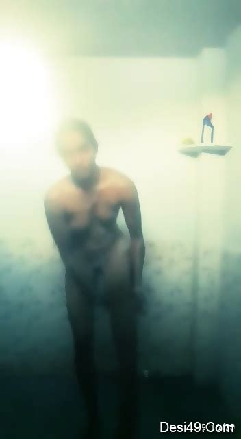 Indian Desi Cute Girl Bath Full Nude Showing