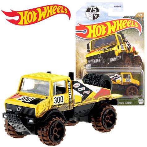 Машинка коллекционная Mattel Hot Wheels GDG44 MERCEDES BENZ UNIMOG 1300 купить с доставкой по