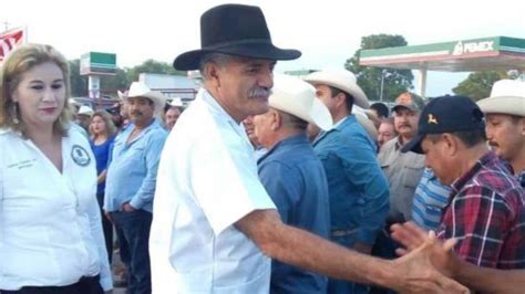 Acude Mireles a Hidalgo Líder se reúne con integrantes de la columna