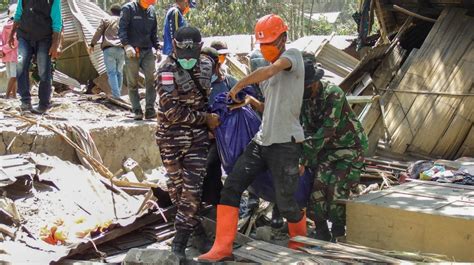 Korban Kritis Akibat Gunung Lewotobi Laki Laki Harus Amputasi Kaki Dan