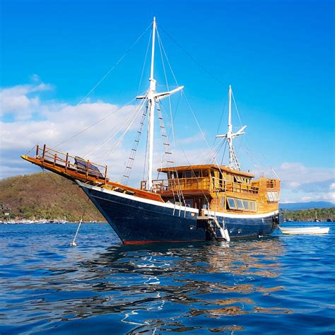 Kapal Phinisi Cordelia Trusted Komodo Tour Travel