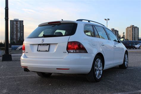 2013 Volkswagen Golf Wagon TDI (Highline) - AXIS AUTO