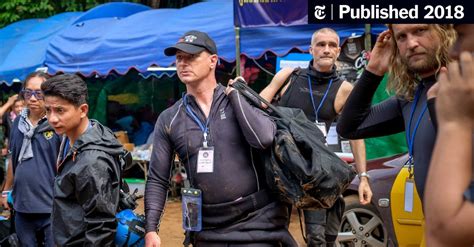 Thailand Cave Rescue Turns to How to Extract Trapped Soccer Team - The New York Times