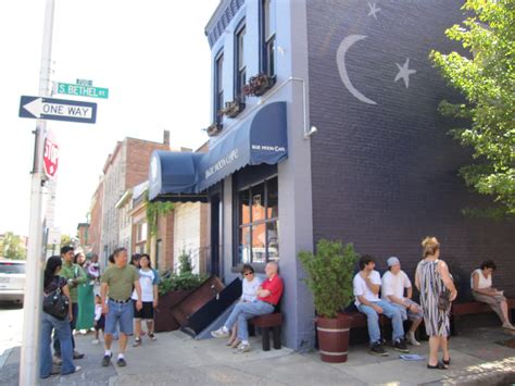 Baltimore: Blue Moon Cafe