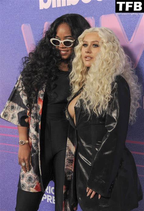 Christina Aguilera Displays Her Sexy Tits At The Billboard Women In Music Awards 22 Photos