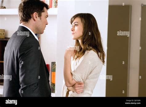 SAM WORTHINGTON, KEIRA KNIGHTLEY, LAST NIGHT, 2010 Stock Photo - Alamy