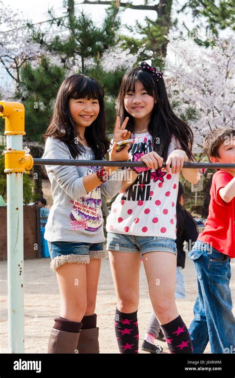 Japanese Girls Hi Res Stock Photography And Images Alamy