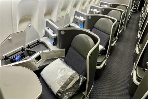 Boeing 777-200 Overview and Seat Map - Airportix